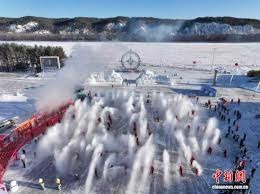 詹姆斯赛场冷眼瞪艾顿，连东契奇都难以忍受的表情背后隐藏着什么？